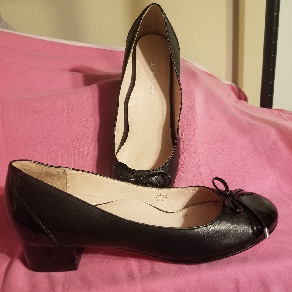 Taryn Rose Jerome Cap Toe Pump